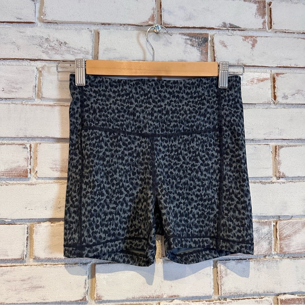 Athleta ultimate printed shortie bike short green XS